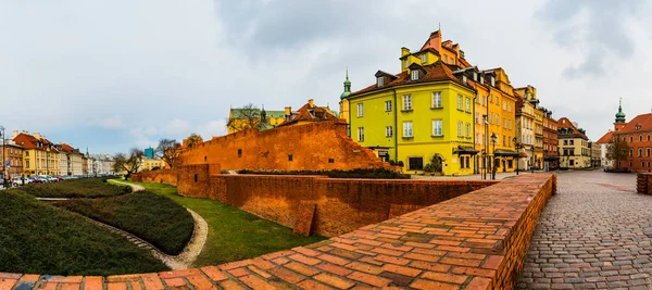 Plaza del Castillo es una plaza histórica en Varsovia, Polonia — Foto de Stock
