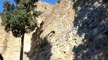 Alcazaba Saray sur Malaga, İspanya olduğunu. Bu erken 11 yüzyılda Hammudid Hanedanı tarafından yaptırılmıştır. Citadel bağlantı noktası bakan tepenin üzerinde inşa ve iki duvarlı muhafazaları oluşur.