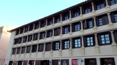 Plaza de la Corredera Cordoba şehir, Endülüs, İspanya nın en sembolik yerlerden biri. Çıkma Arco Alto ve Arco Bajo, piyasa Sanchez Pena veya evler Dona Ana Jacinta vurgular.