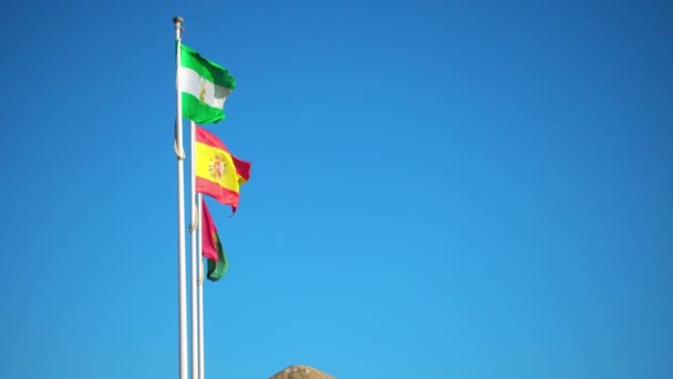 Alcazar de Gibralfaro Kalesi sur İspanyol şehir Malaga içinde yer alan var. Adı hill Gibralfaro (Jbel-Faro veya deniz feneri bağlama verir Fenike muhafaza bulunan deniz feneri). — Stok video