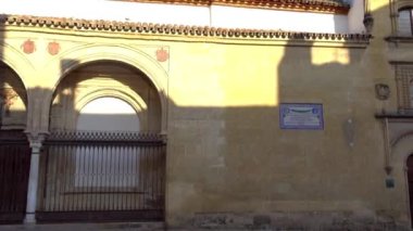 Baş melek Raphael Plaza del Potro üzerinde anıtıdır Cordoba İspanyol şehir kamu kare.