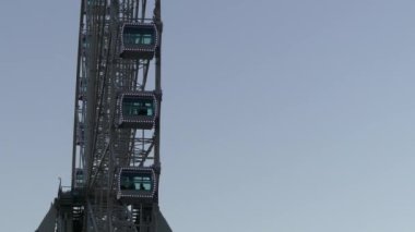 Malaga dönme dolap, olarak da bilinen Noria Mirador Prenses, yıldız, 70 metre yüksekliğindeki gözlem tekerleği tabanlı Malaga bağlantı noktası, İspanya. Cazibe nefes kesen panoramik manzaralar sunmaktadır ilâ 30 kilometre.