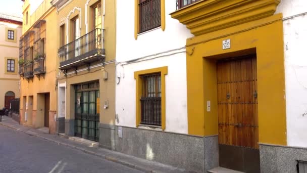 Tidigare kloster av tredje ordningen i San Francisco av staden Sevilla, Spanien, är komplex av byggnader som ligger mellan Ponce de Leon-torget och gatan Sol, av vilken kyrka. — Stockvideo
