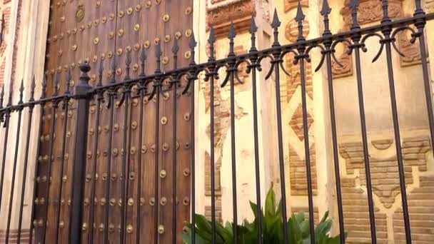 Eski manastır, üçüncü sipariş, San Francisco Şehir Seville, İspanya, Ponce de Leon Meydanı sokak Sol, hangi kilise arasında bulunan binaların karmaşıktır. — Stok video