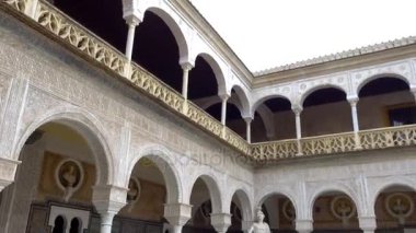 Sevilla, İspanya, daimi ikamet Medinaceli Dukes, Rönesans İtalyan ve Mudéjar stilleri, prototip Endülüs Sarayı'nın Endülüs sarayda La Casa de Pilatos (Pilate ev) olduğunu.