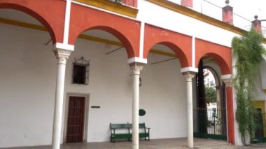 Sevilla, İspanya, daimi ikamet Medinaceli Dukes, Rönesans İtalyan ve Mudéjar stilleri, prototip Endülüs Sarayı'nın Endülüs sarayda La Casa de Pilatos (Pilate ev) olduğunu.