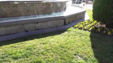 Plaza del Campillo Granada şehrinde çeşme. Sierra Nevada Dağları, Beiro, Darro, Genil ve Monachil nehirler üzerinde ayak, otonom Endülüs, İspanya, şehirde bulunan Granada olduğunu.