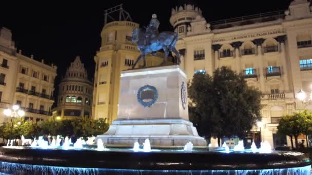 Статуя великий капітана в Plaza de las Tendillas Кордова. Площа Tendillas знаходиться в місті Кордова, Іспанія, в безпосередній близькості від старого Римського форуму, поблизу вулиці Conde Крус і напрямку Gondomar — стокове відео