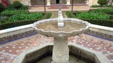 Sevilla, İspanya, daimi ikamet Medinaceli Dukes, Rönesans İtalyan ve Mudéjar stilleri, prototip Endülüs Sarayı'nın Endülüs sarayda La Casa de Pilatos (Pilate ev) olduğunu.