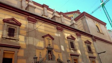 Calle Recogidas Granada şehrinde Sant Antonio kilise. Sierra Nevada Dağları, Beiro, Darro, Genil ve Monachil nehirler üzerinde ayak, otonom Endülüs, İspanya, şehirde bulunan Granada olduğunu.