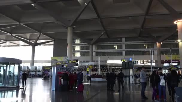 МАЛАГА, ИСПАНИЯ - 31 ЯНВАРЯ 2017: Аэропорт Коста-дель-Соль (AGP, LEMG ) — стоковое видео