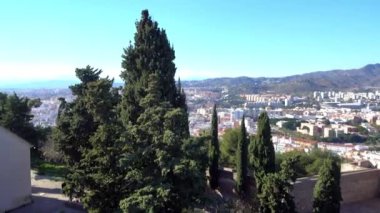 Alcazar de Gibralfaro Kalesi sur İspanyol şehir Malaga içinde yer alan var. Adı hill Gibralfaro (Jbel-Faro veya deniz feneri bağlama verir Fenike muhafaza bulunan deniz feneri).