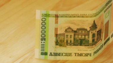 Belarus ruble par değeri 200 bin yalan ahşap tablo.