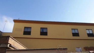 San Jose De Calasanz bucak sokak Los Basilio Granada şehrinde Genil Nehri yakınında üzerinde. Şehirde otonom Endülüs, İspanya ' nın Sierra Nevada Dağları eteğinde bulunan Granada olduğunu.