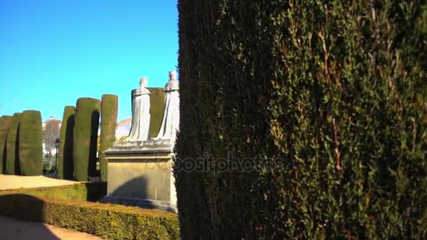 Alcazar de los Reyes Cristianos (slott av kristna monarker) i Cordoba, Andalusien, Spanien. Fästningen som tjänade som en av primära bostäder av Isabella I av Kastilien och Ferdinand Ii av Aragonien. — Stockvideo