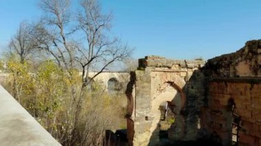 Albolafia Mill Cordoba Roma köprüsü yakınındaki küçük korunmuş alan Sotos de la Albolafia, Cordoba, Andalusia, Güney İspanya bilinen tarihi merkezinde köprüdür