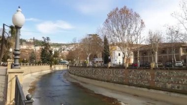 San Jose De Calasanz bucak sokak Los Basilio Granada şehrinde Genil Nehri yakınında üzerinde. Şehirde otonom Endülüs, İspanya ' nın Sierra Nevada Dağları eteğinde bulunan Granada olduğunu.