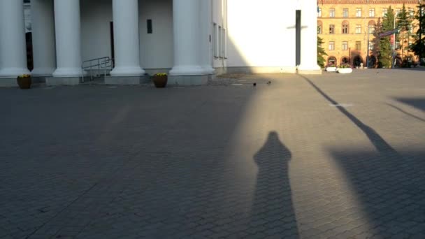 Minsk City Hall - en administrativ byggnad i centrala delen av Minsk, Vitryssland, i hög marknaden, byggdes år 1600. I klocktornet fanns det timmar, som för den tiden var av stort värde. — Stockvideo