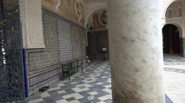 Sevilla, İspanya, daimi ikamet Medinaceli Dukes, Rönesans İtalyan ve Mudéjar stilleri, prototip Endülüs Sarayı'nın Endülüs sarayda La Casa de Pilatos (Pilate ev) olduğunu.