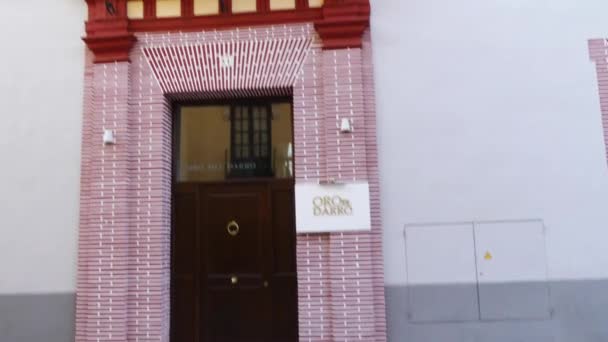 Calle Carrera del Darro en Granada, Andalucía, España — Vídeo de stock