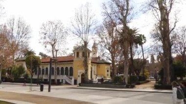 Plaza del Humilladero içinde Granadas Çeşmesi. Sierra Nevada Dağları, Beiro, Darro, Genil ve Monachil nehirler üzerinde ayak, otonom Endülüs, İspanya, şehirde bulunan Granada olduğunu.