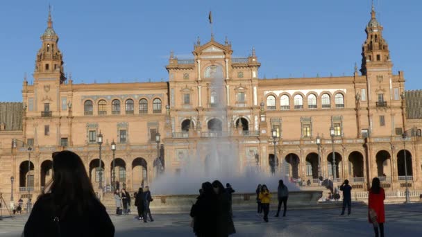 스페인 광장은 마리아 루이자 공원, 세비야, 안달루시아, 스페인,이 베로 아메리카 박람회 1928 년에 지어진 광장입니다. 그것은 스페인 건축의 르네상스와 무어 리바이벌 스타일. — 비디오