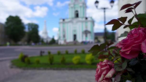 Beş katlı Lavra Bell 1741-1770 yıllarda inşa Tower. En önemli Rus Manastırı ve Rus Ortodoks Kilisesi ruhani Merkezi St Sergius Trinity Lavra olduğunu. — Stok video