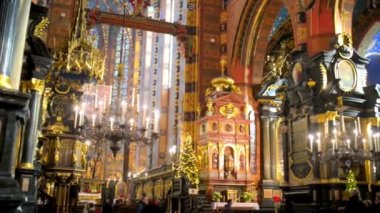 Krakow, Polonya - 9 Ocak 2016: Kilise Our Lady kabul cennet (Saint Mary Kilisesi) tuğla Gotik Kilisesi Main Market Square, Krakow, Polonya için bitişik olduğunu.