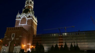 İşçinin (kurtarıcı) Kulesi, ana Moskova Kremlin, Kızıl Meydan, Moscow, Rusya Federasyonu bakan Doğu duvarı üzerindeki aracılığıyla-geçiş ile kulesidir.