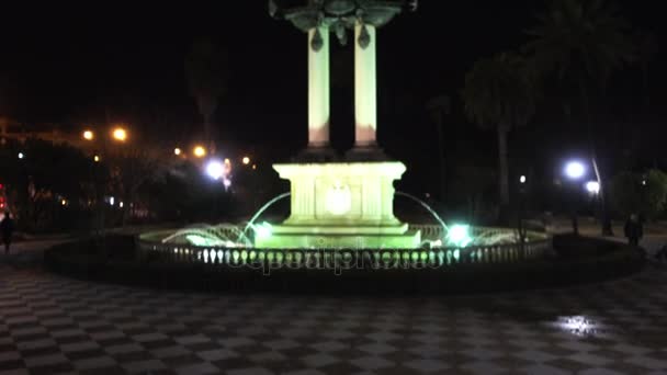 Kolumbusdenkmal (2014) in den Gärten von Murillo, Andalusien, Sevilla. — Stockvideo