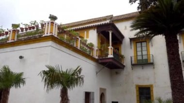 Sevilla, İspanya, daimi ikamet Medinaceli Dukes, Rönesans İtalyan ve Mudéjar stilleri, prototip Endülüs Sarayı'nın Endülüs sarayda La Casa de Pilatos (Pilate ev) olduğunu.