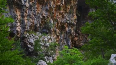Paklenica karstik nehir kanyonun Hırvatistan milli parktır. Starigrad, Zadar yakınındaki Velebit dağının Güney yamaçlarında, Kuzey Dalmaçya yer almaktadır. Mala ve Velika Paklenica.