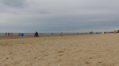 Jurmala Beach'te. Jurmala Letonya, Riga batısında yaklaşık 25 kilometre şehirdir. Jurmala resort kasaba 32 km uzanan ve Riga Körfezi ve Lielupe Nehri arasında gözükeceksin.