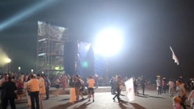 Minsk, Beyaz Rusya - 3 Temmuz 2015: Beyaz Rusya Bağımsızlık günü onuruna kutlama konseri. Minsk, crossroads Belarusça büyük yurtsever War Museum yakınındaki..