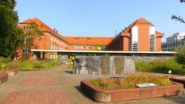 Berlin-dahlem botanischer garten und museum ist der botanische garten in der hauptstadt berlin. Garten liegt in lichterfelde im Landkreis Steglitz-Zehlendorf. — Stockvideo