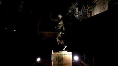 Palma, İspanya - 24 Nisan 2016: Heykel Es Foner - Fenike mancınık sapan heykel ile Lorenzo Rossello (1868-1901) bir savaşçıydı. Başkenti ve en büyük Adası Majorca Palma olduğunu