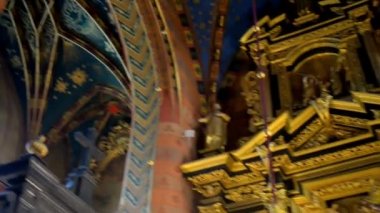 Krakow, Polonya - 9 Ocak 2016: Kilise Our Lady kabul cennet (Saint Mary Kilisesi) tuğla Gotik Kilisesi Main Market Square, Krakow, Polonya için bitişik olduğunu.