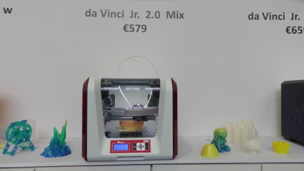 IFA, BERLIN - SETEMBRO 5 2016: Pavilhão de impressoras 3D na exposição internacional de rádio Berlin, Messe, Alemanha . — Vídeo de Stock
