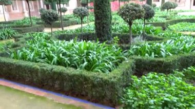 Sevilla, İspanya, daimi ikamet Medinaceli Dukes, Rönesans İtalyan ve Mudéjar stilleri, prototip Endülüs Sarayı'nın Endülüs sarayda La Casa de Pilatos (Pilate ev) olduğunu.