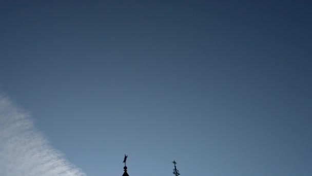 Kościół Świętych Szymona i Heleny znany również jako czerwony Kościół jest katolicki na placu Niepodległości w Mińsku na Białorusi. Został zaprojektowany przez architektów Tomasz Pajzderski i Władysław Marconi. — Wideo stockowe