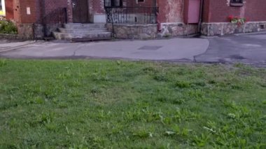 Kilise aziz Simon ve Elena Kızıl kilise olarak da bilinen Roma Katolik Kilisesi, Minsk, Belarus bağımsızlık Meydanı var. Tomasz Pajzderski ve Wladyslaw Marconi mimarlar tarafından tasarlanmıştır.