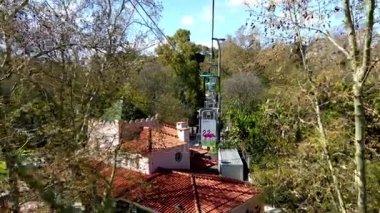 Lisbon, Portekiz - 25 Mart 2016: Taksinin teleferik Lizbon Hayvanat Bahçesi, Portekiz.