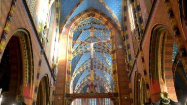 Krakow, Polonya - 9 Ocak 2016: Kilise Our Lady kabul cennet (Saint Mary Kilisesi) tuğla Gotik Kilisesi Main Market Square, Krakow, Polonya için bitişik olduğunu.