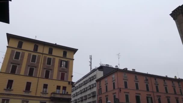 Kostel Nejsvětějšího srdce Páně na Via Giacomo Matteotti, 27, Bologna, Itálie. — Stock video