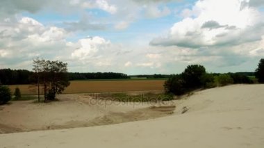 Lake Orta Avrupa düz yakınındaki kum tepeleri