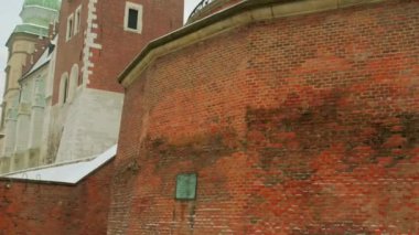 Wawel müstahkem bir mimari kompleks, Krakow, Polonya Vistula Nehri'nin sol yakasında inşa var. Kraliyet Sarayı ve (Bu Bazilikası St Stanislaw ve St Waclaw Wawel Katedrali).