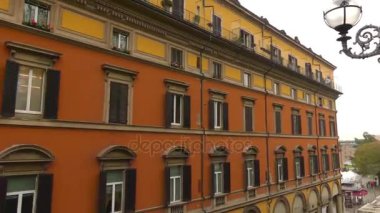 Bologna, Emilia-Romagna bölgesinin, Kuzey İtalya: Merkez tren garının yakınında sokak dell'Indipendenza bakan fenerler