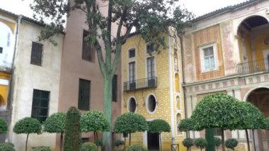 Sevilla, İspanya, daimi ikamet Medinaceli Dukes, Rönesans İtalyan ve Mudéjar stilleri, prototip Endülüs Sarayı'nın Endülüs sarayda La Casa de Pilatos (Pilate ev) olduğunu.