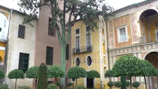 Sevilla, İspanya, daimi ikamet Medinaceli Dukes, Rönesans İtalyan ve Mudéjar stilleri, prototip Endülüs Sarayı'nın Endülüs sarayda La Casa de Pilatos (Pilate ev) olduğunu. — Stok video