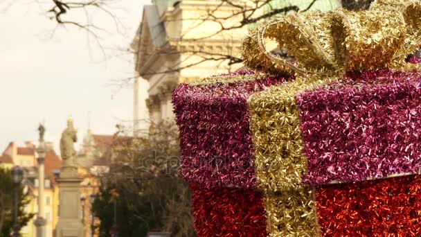 Christmas decoration on Krakowskie Przhedmieskie in Warsaw, Poland. — Stock Video